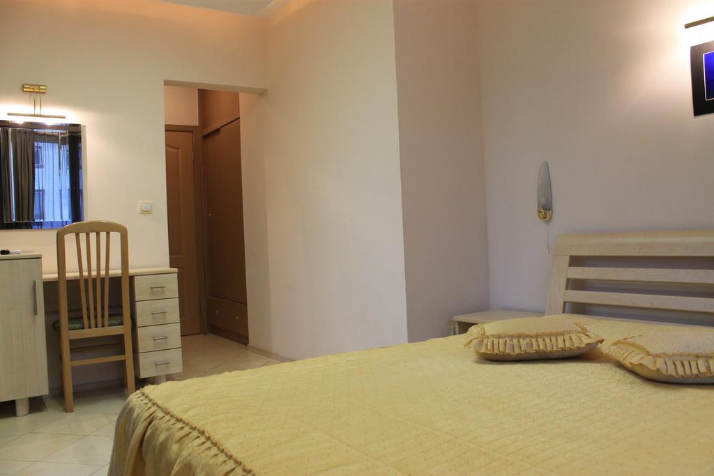 Stela Guest House Tsarevo Habitación foto
